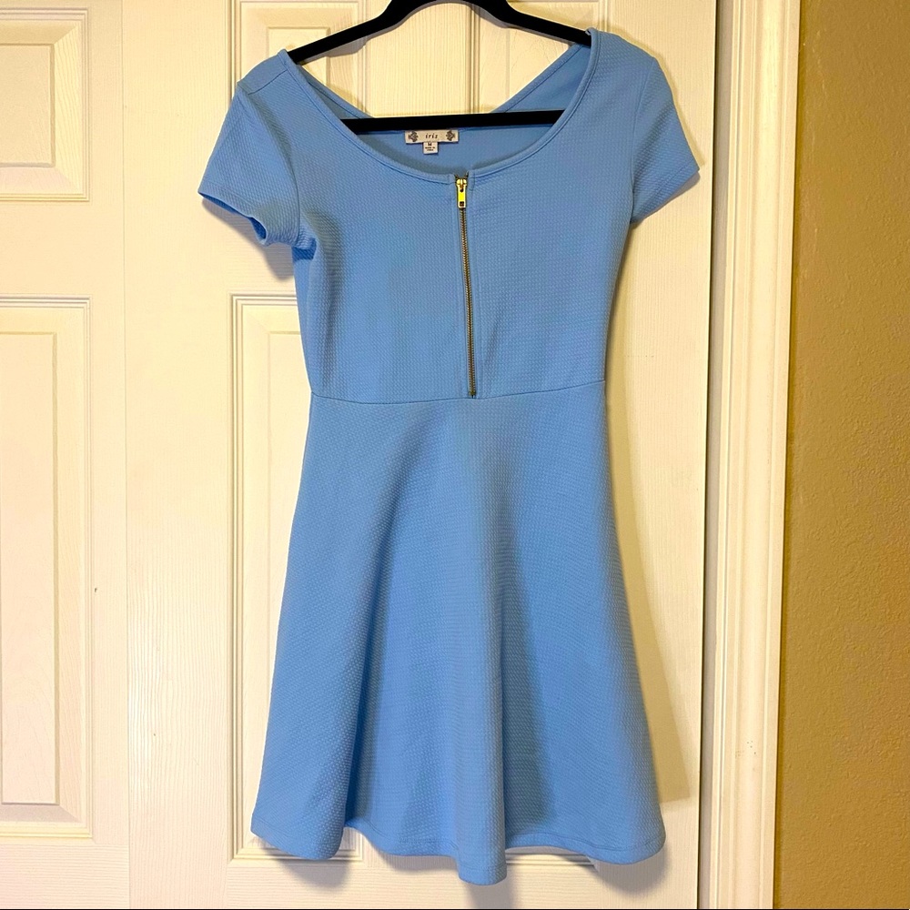 Baby blue dress with cold zipper medium